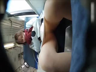 【户外偷拍】公交车上偷拍抄底封面图