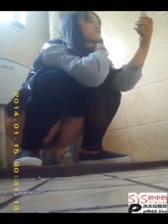 [厕所偷拍] 高中生学生妹撒尿真实偷拍封面图