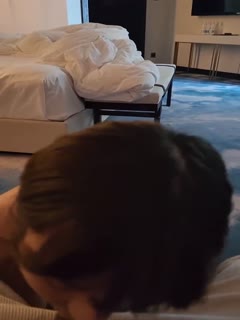 调教母狗狗爬过来口交封面图