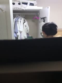 【真实偷拍】冒死偷拍隔壁小姐姐洗完澡电风扇吹逼封面图