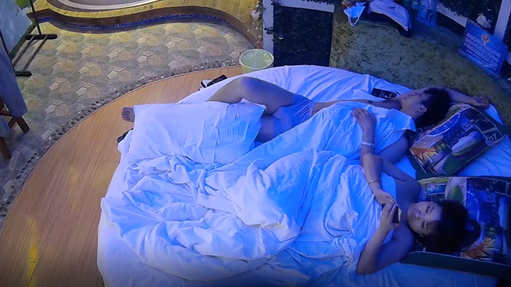 酒店偷拍新流出乐橙酒店情趣大圆床偷拍小帅哥和怀孕几个月的嫂子偷情智能侧入式干封面图