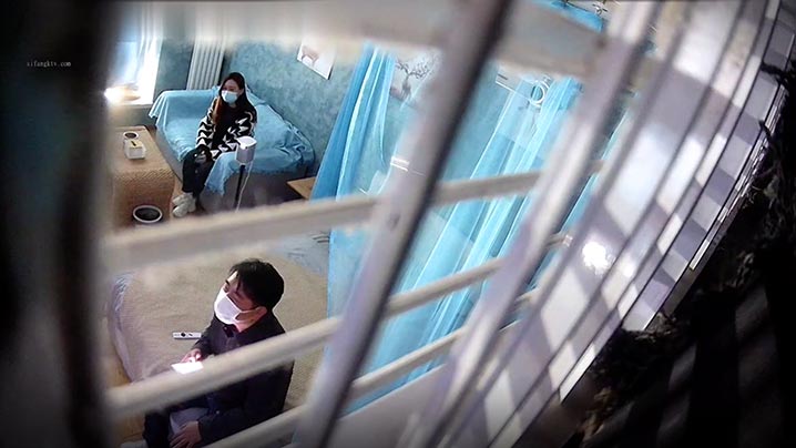 酒店摄像头新台解密偷拍_绿帽男带媳妇和网友激情3p轮插媳妇哭喊我不封面图