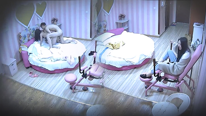 酒店偷拍高顏值性感女大聲和男友在酒店約會瘋狂舔穴舒服伺候又被各種姿勢狂操女友被操得爽爽叫封面图