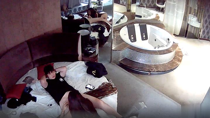 酒店偷窥辦公室之戀下午請了特休出來放縱一下封面图