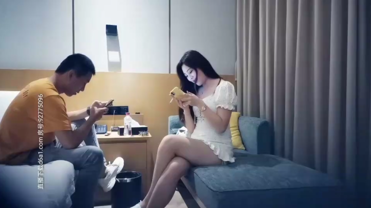 全国探花白衣丰满妹子骑在身上调情摸奶床上口交舔弄大力猛操呻吟娇喘封面图