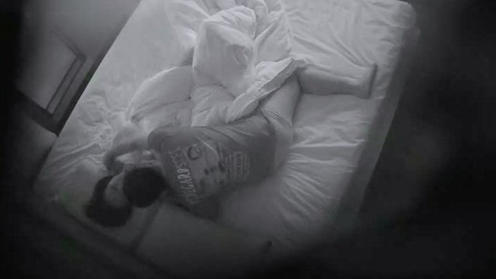 酒店摄像头偷拍乐橙酒店偷拍小哥深夜约炮极品身材疑似酒吧女DJ开房各种体位六九式啪啪封面图