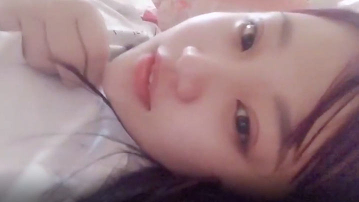 度云泄密二次元巨乳小萌妹胸部很大洗完澡拿着奶子吃肉棒插骚穴白浆流了流封面图