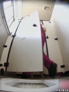 大学校园厕拍女同学蜜桃臀美鲍清纯少女尿尿窥视刺激！封面图