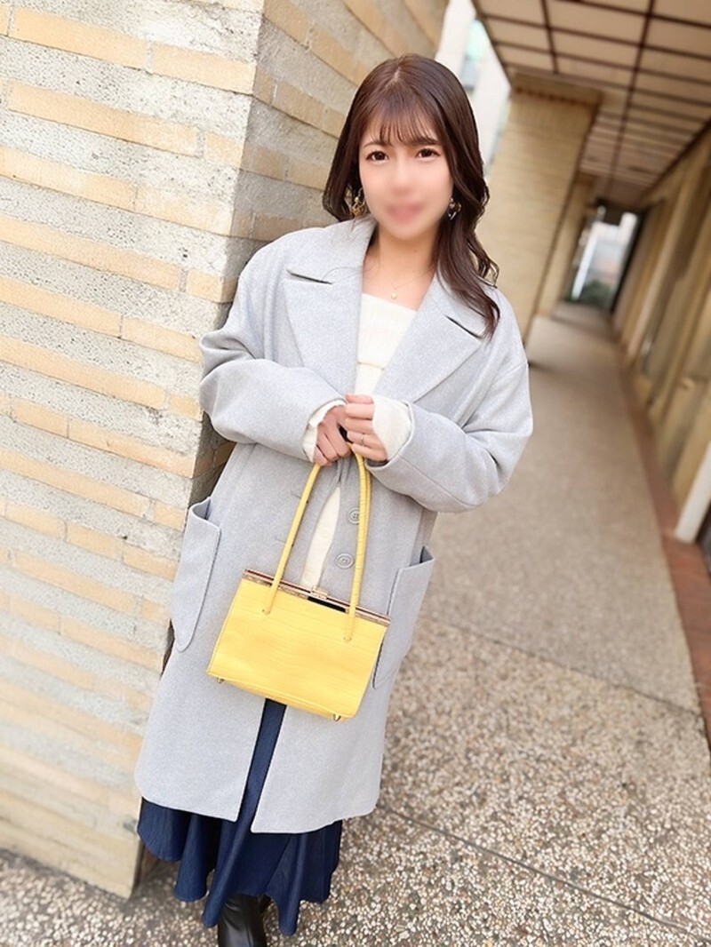 FC2-PPV-4784925 【小胸人妻】B罩杯乳头刺激就流不出汁水30多岁美艳人妻（31）久违的生猛鸡巴和真人中出“Natsu”封面图