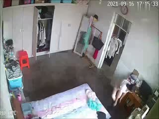 【破解摄像头】性感少妇家庭日常更衣封面图