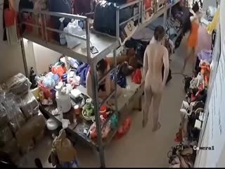 【宿舍监控】富豪KTV小姐宿舍几个妹子一丝不挂封面图