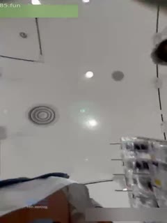 KFC大神最新抄底偷拍，各类型极限嫩妹丝袜短裙裙底峰哥看个够!封面图