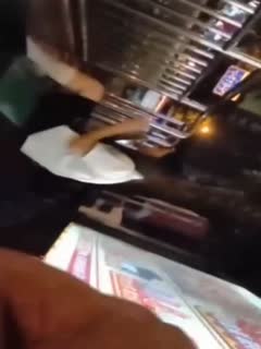 【2024真街射】大神从火车开始跟拍找准时机射她!酒吧-音乐节-地铁-户外等地方爆射各种美女!封面图