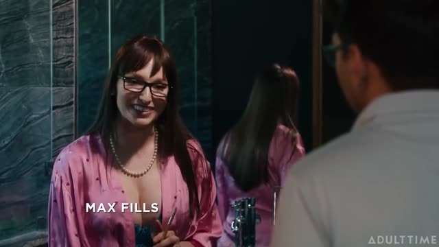 LexiLuna-欺骗近视继母封面图