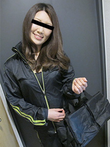 我用勃起的鸡巴摩擦着便当外卖店的那位女士。青叶春菜封面图