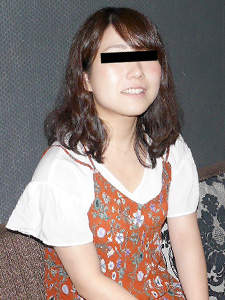 一个经常射精的整洁女孩有一个毛茸茸的阴户。齐藤富美封面图