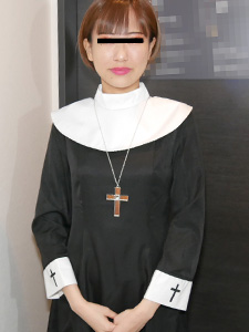 调皮妹妹双手交叉崇拜吸吮。知念真希封面图