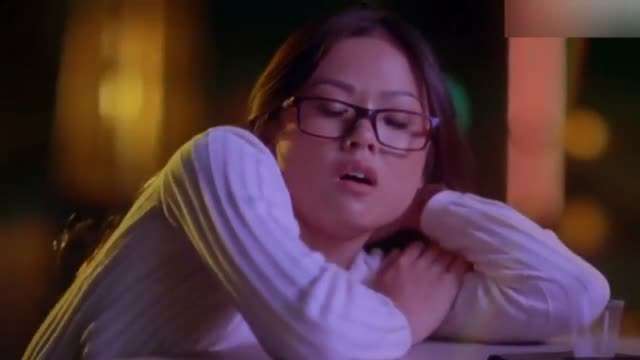 亚裔女孩爱黑屌和手臂一般粗的巨屌妹妹根本承受不住封面图