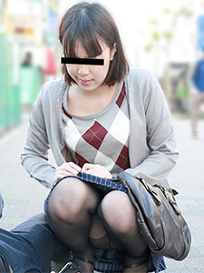 我会把我的阴户给你，作为你打破你手机的回报。由纪惠封面图